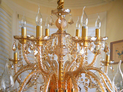 歐式華麗典范 琥珀色18頭水晶大吊燈，點亮酒店與豪宅的璀璨風(fēng)采